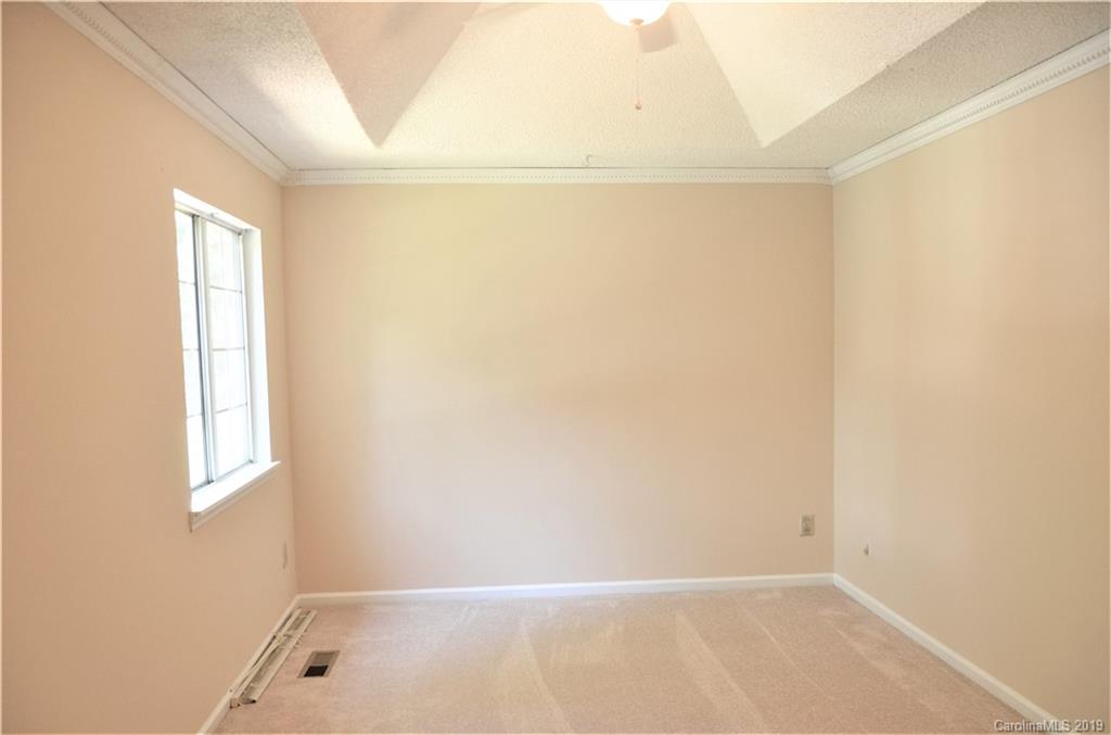 6045 Trysting Road Charlotte, NC 28227 - Photo 9 of 15 Gallery Image 9