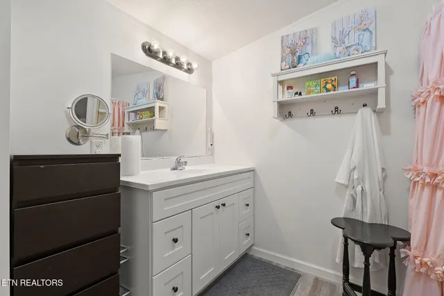 $179,900 | 1025 Allardt Highway, Jamestown, TN 38556