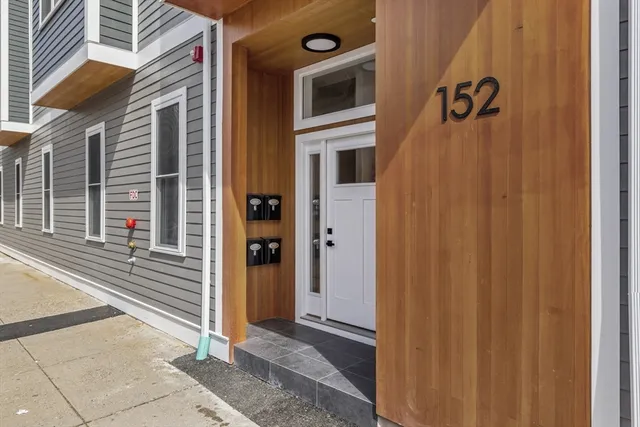 a view of an entryway of house