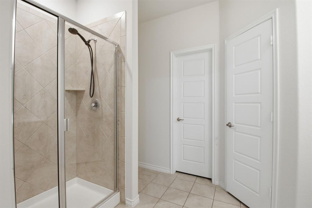 4601 Karhold Road Little Elm, TX 76227 - Photo 10 of 40