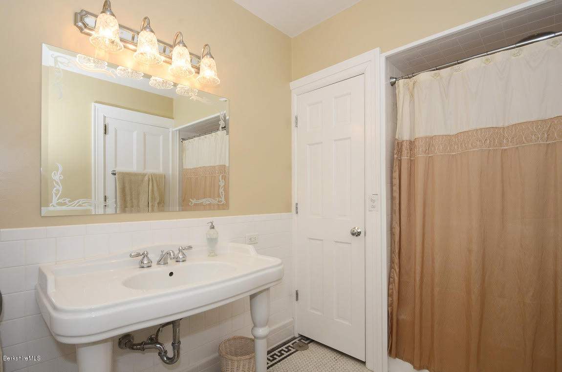 101 Colt Road Pittsfield, MA 01201 - Photo 22 of 36 Master Bath