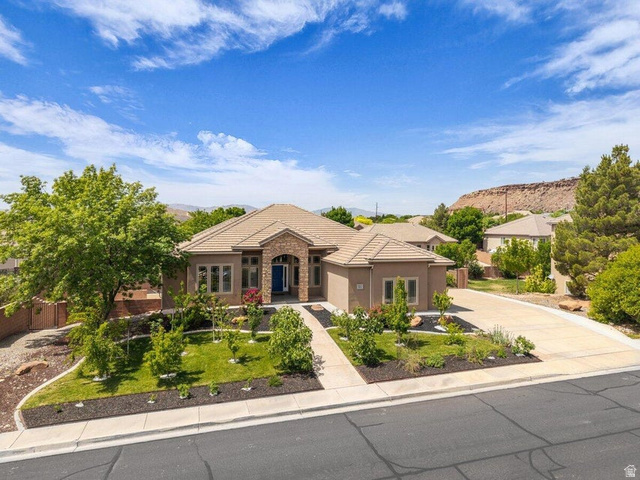 2516 South 2350th Street East St. George, UT 84790 - Photo 2 of 43