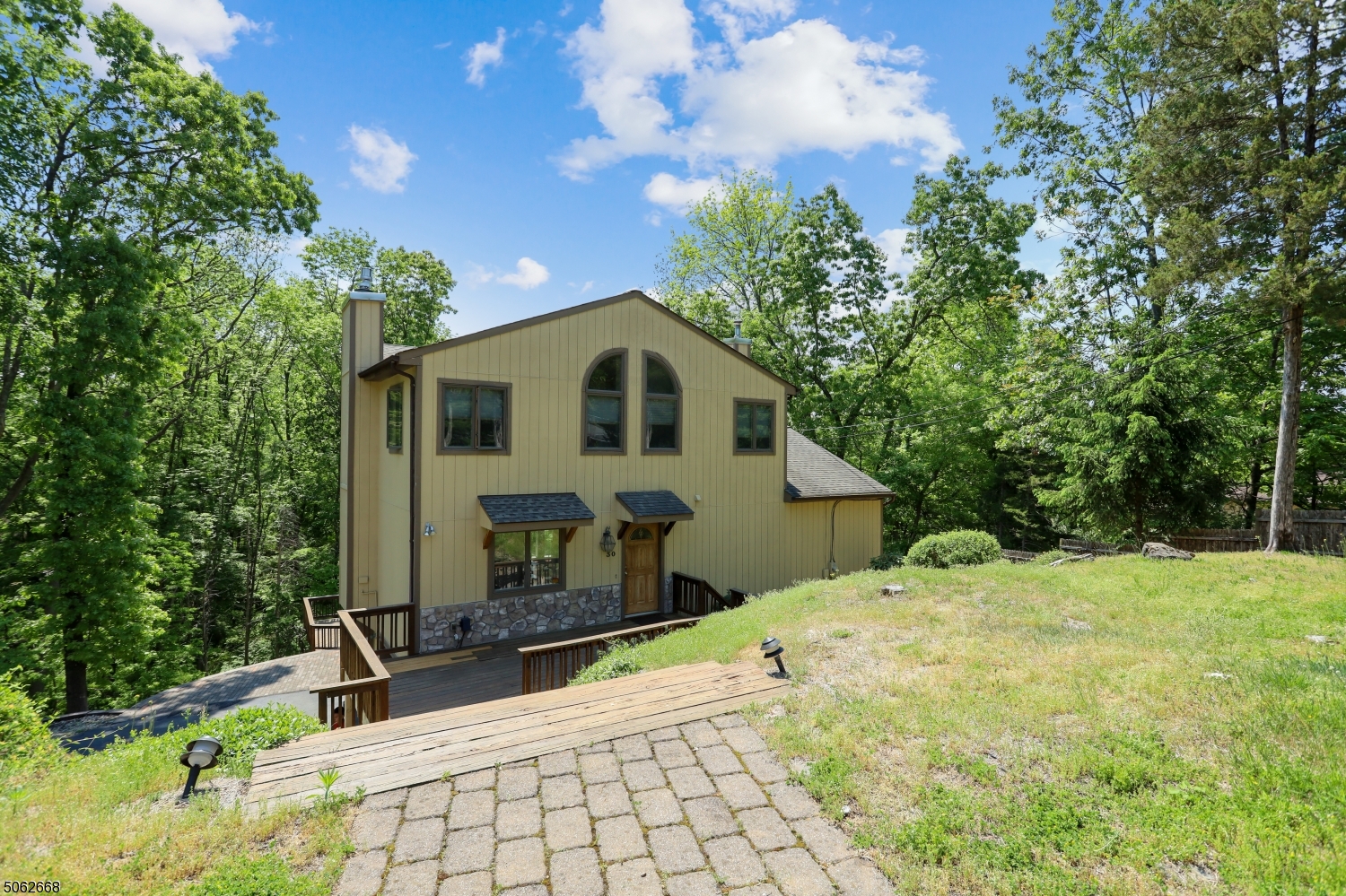 30 Manor Drive, Newton, NJ 07860 Compass