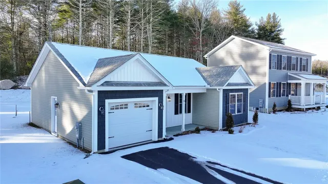 $340,000 | 16 Pine Avenue, Coventry, RI 02816