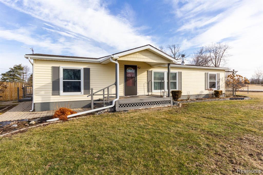 9002 Arnold Road Fair Haven, MI 48023 - Photo 2 of 43