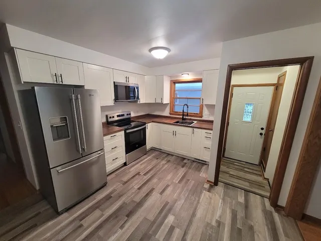 $429,900 | 10 Logan Avenue East, West St. Paul, MN 55118