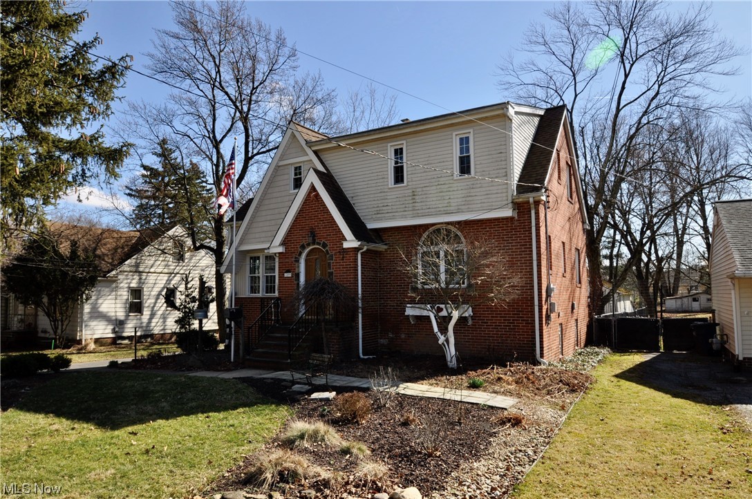 1899 West Pleasant Valley Road Parma, OH 44134 - Photo 1 of 47 View of front facade featuring a front yard