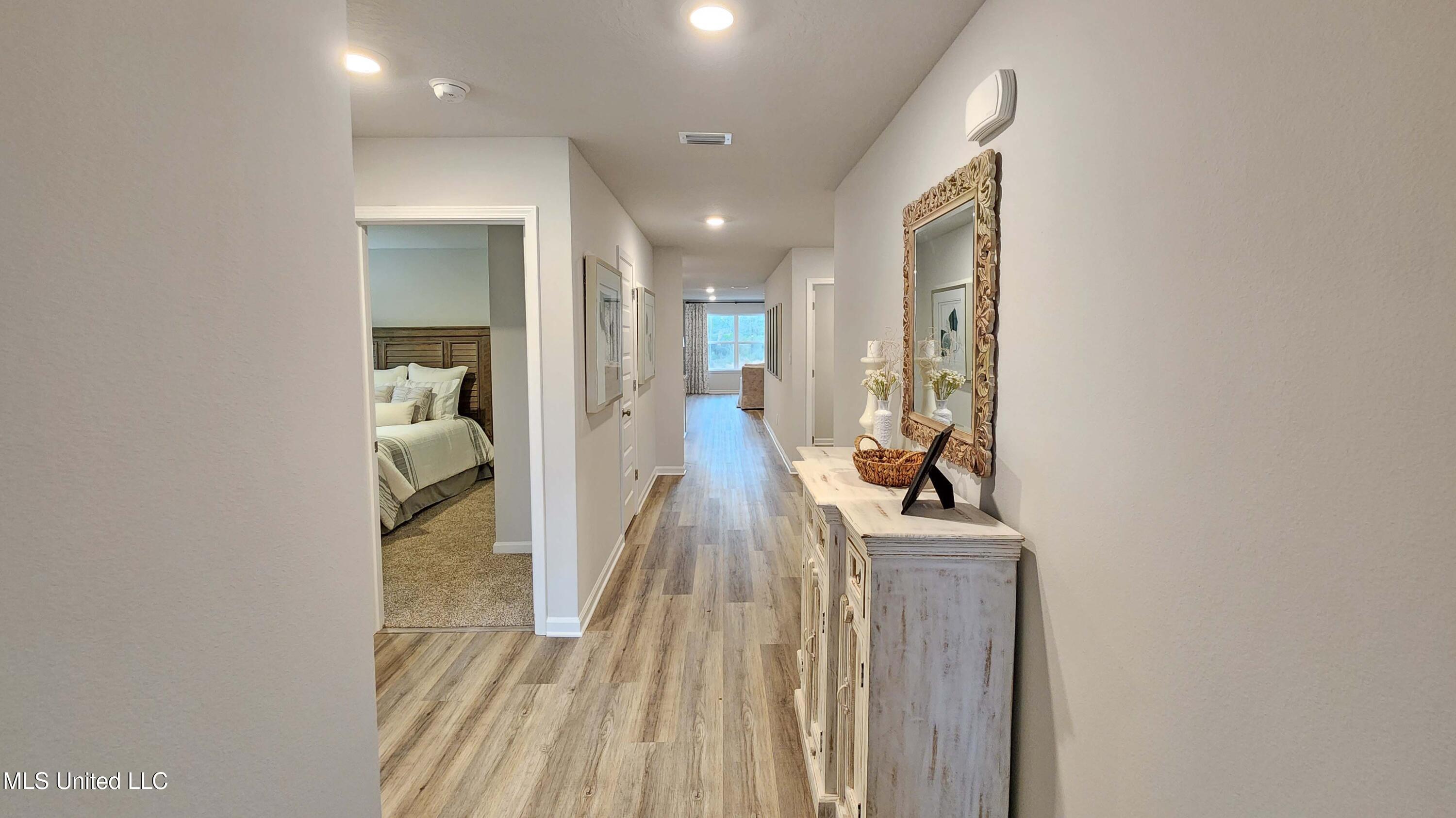 13422 Pond Ridge Way Gulfport, MS 39503 - Photo 11 of 26 Hallway