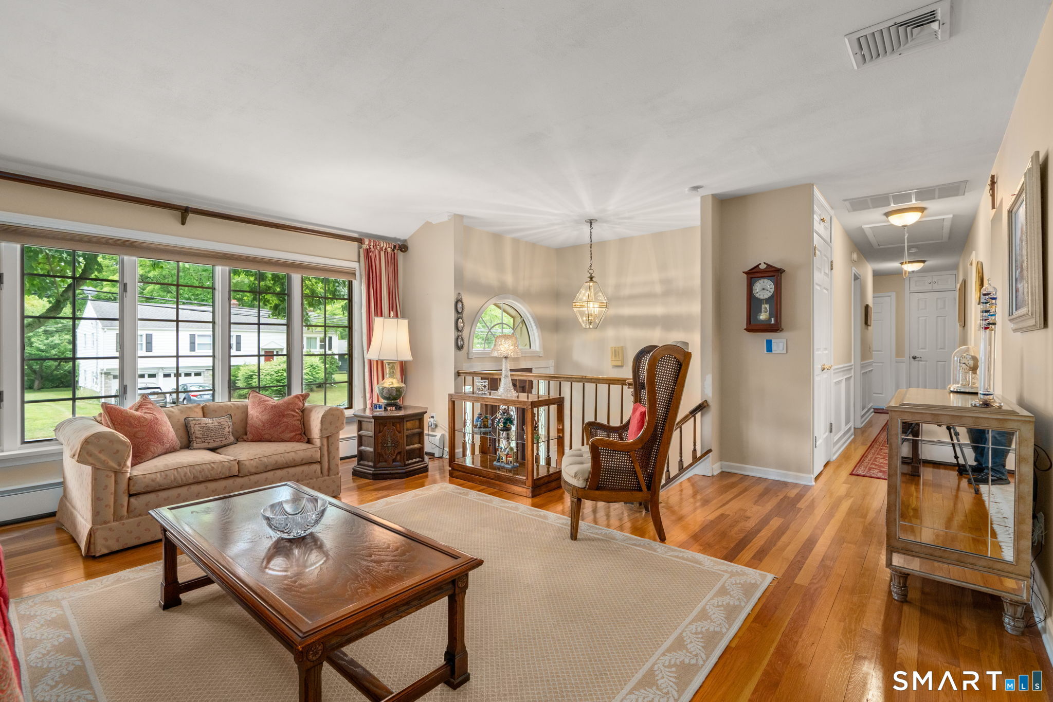 208 Sigwin Drive Fairfield, CT 06824 - Photo 6 of 40 Gallery Image 6