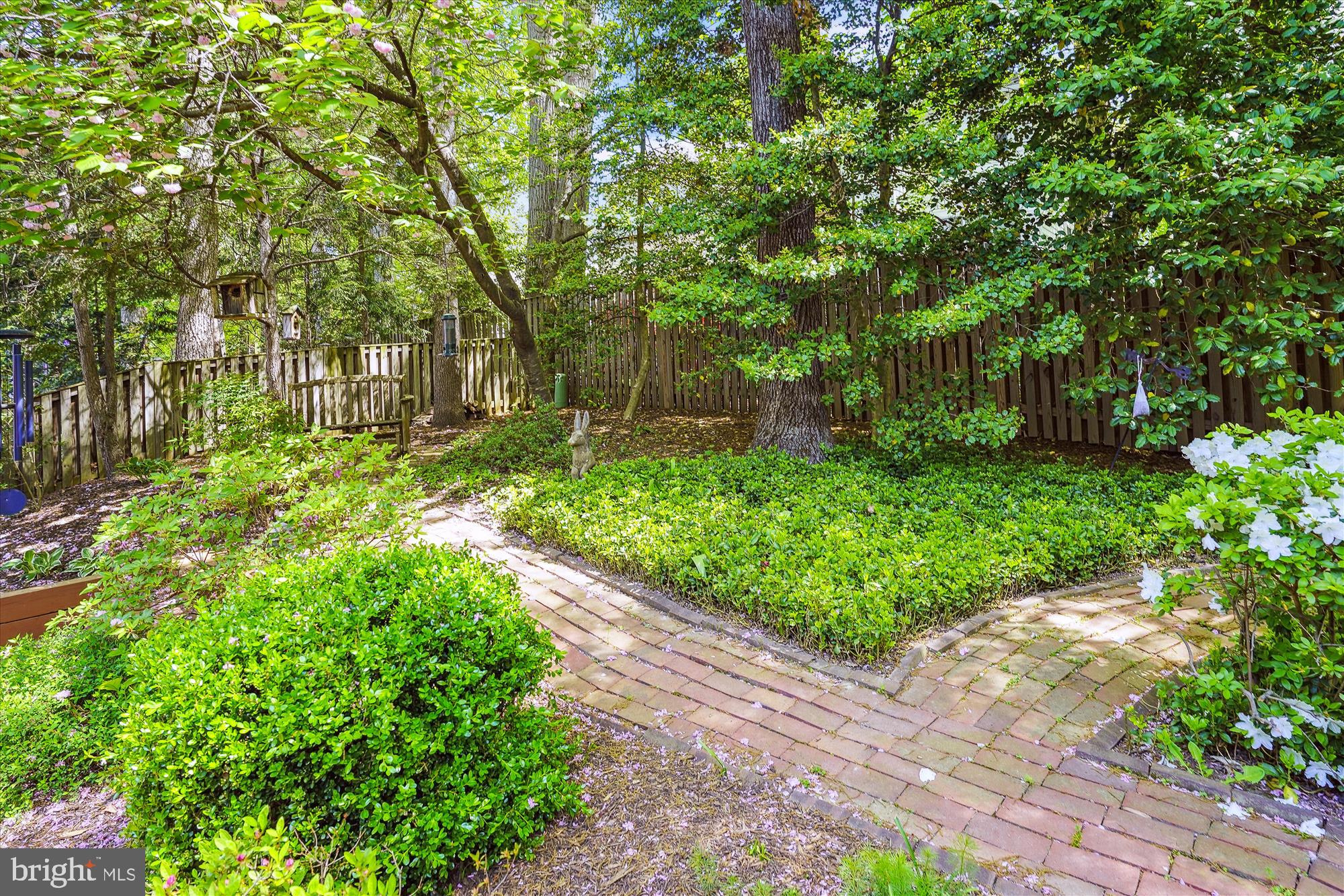 10137 Red Spruce Road Fairfax, VA 22032 - Photo 54 of 59 Enjoy reading a book in your private sanctuary.
