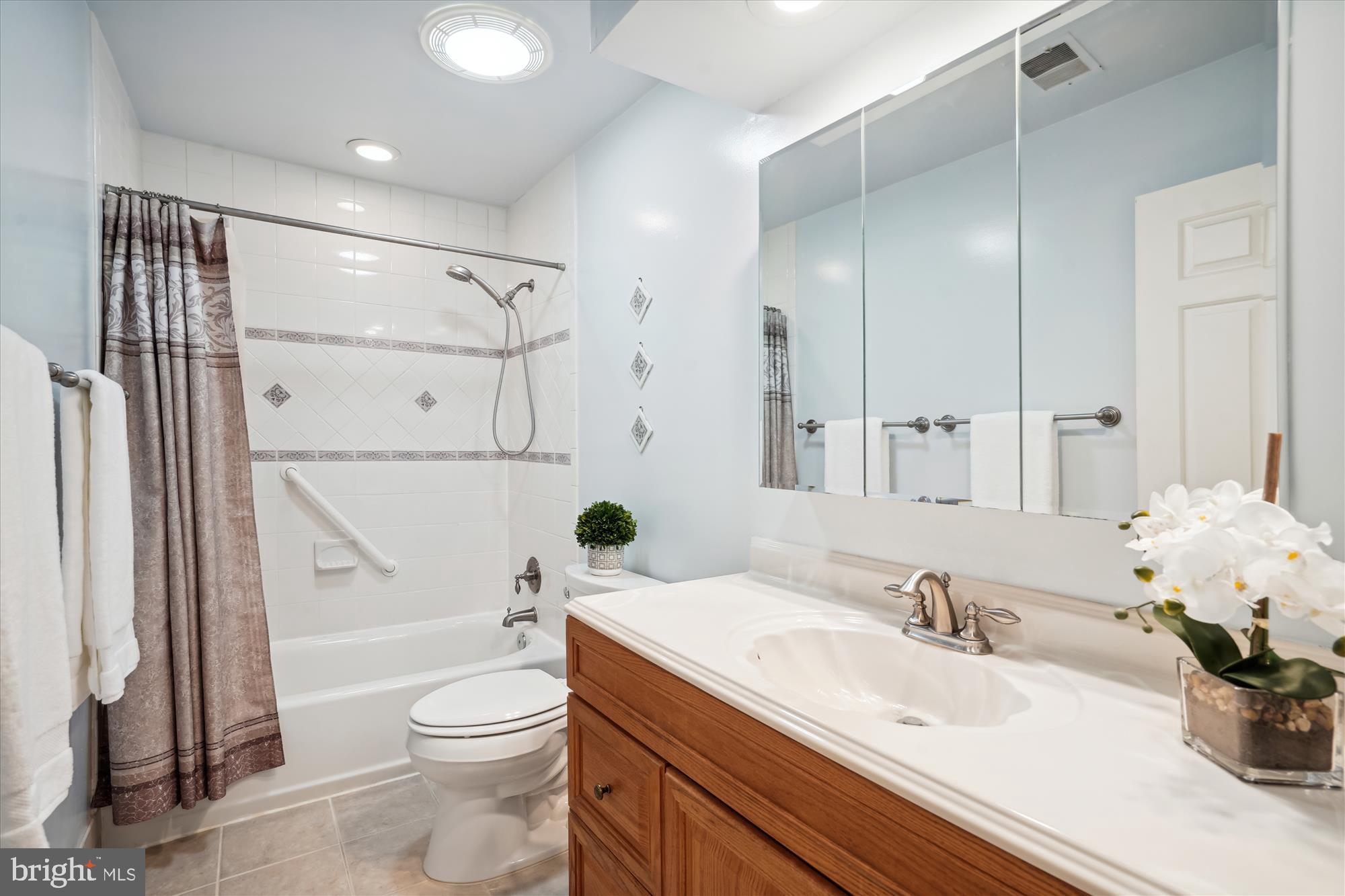 10137 Red Spruce Road Fairfax, VA 22032 - Photo 7 of 59 Updated hall bathroom.