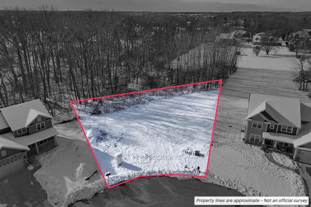 $104,500 | 727 Brookview Court, Caledonia, WI 53402