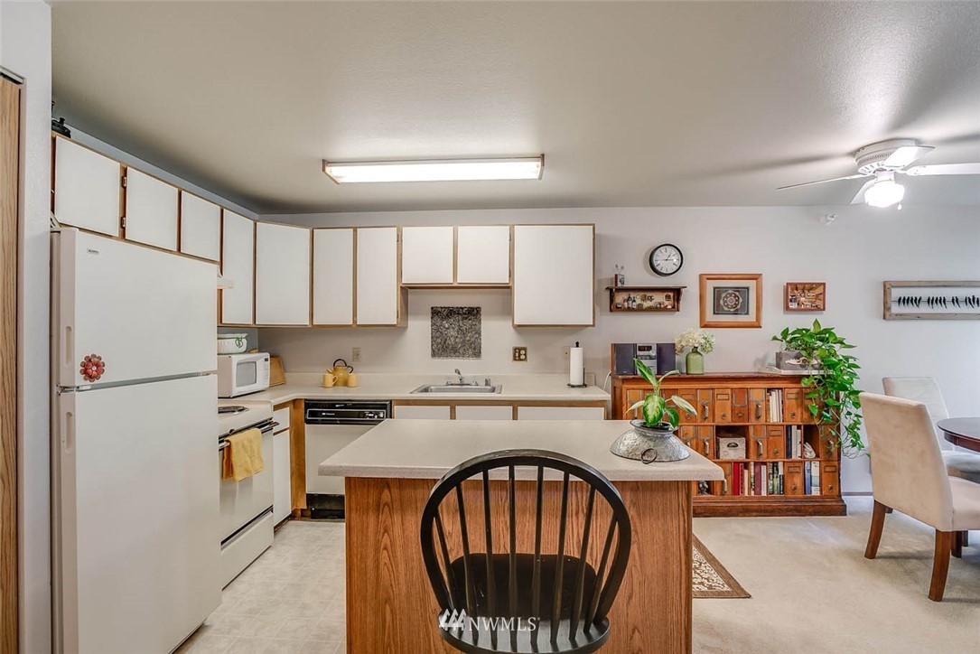 700 Front Street South, Unit D209 Issaquah, WA 98027 - Photo 5 of 23