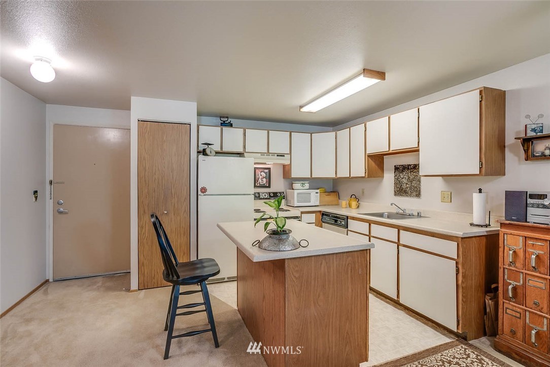 700 Front Street South, Unit D209 Issaquah, WA 98027 - Photo 6 of 23