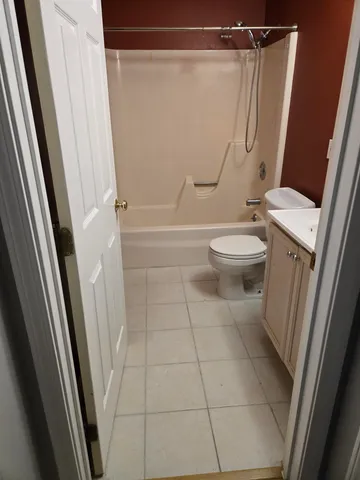 $1,850 | 4 Midhurst Road, Unit 420, Nashua, NH 03062