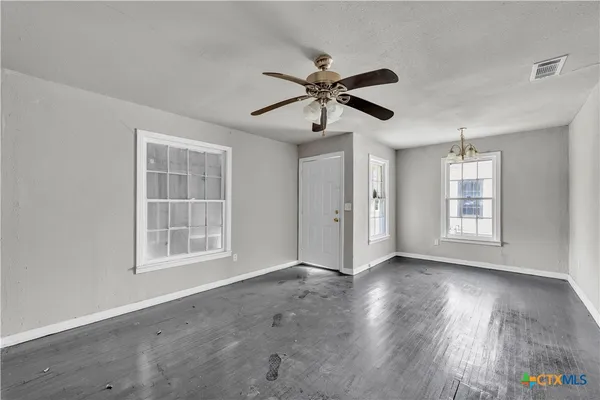 $100,000 | 1307 East Avenue G, Killeen, TX 76541