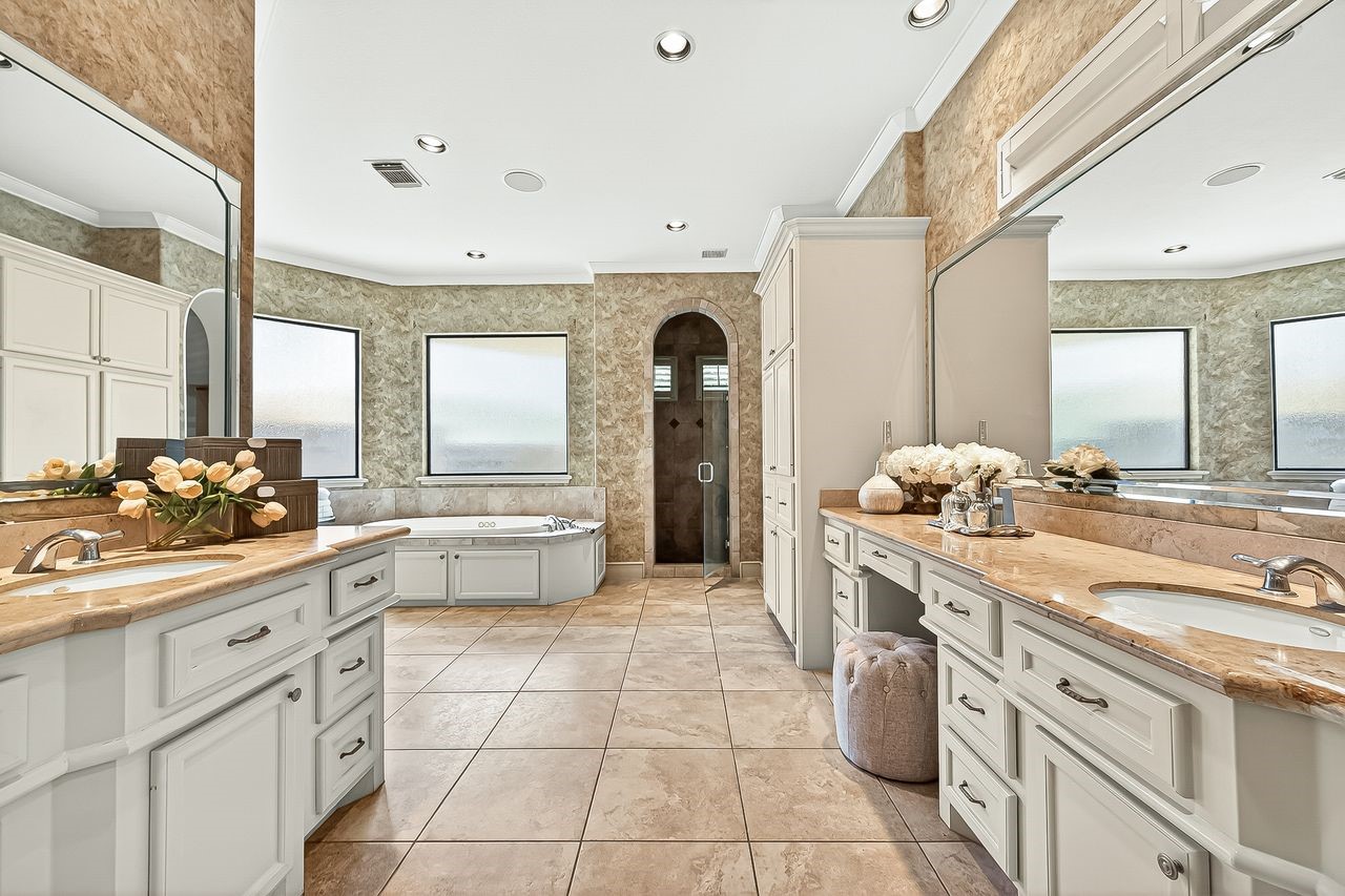 16610 Champagne Falls Court Spring, TX 77379 - Photo 23 of 50 Primary Ensuite with dual vanities,