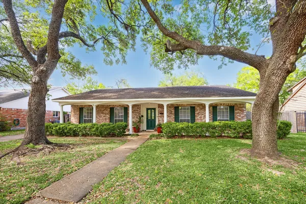$319,900 | 7802 Bellerive Drive, Houston, TX 77036