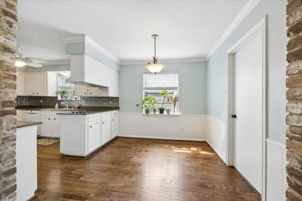 $319,900 | 7802 Bellerive Drive, Houston, TX 77036