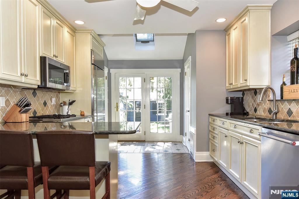 352 Fairway Road Ridgewood, NJ 07450 - Photo 11 of 33
