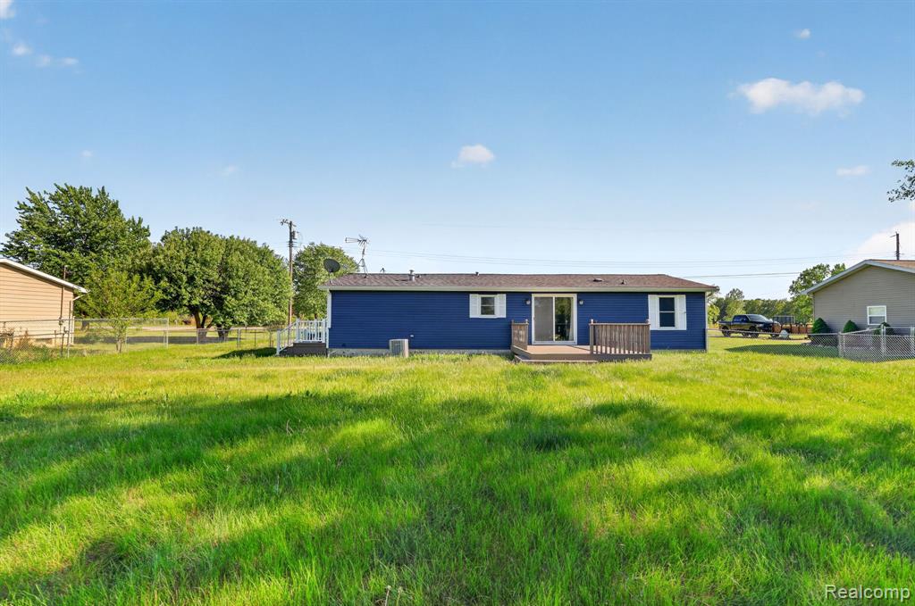 4050 West Thompson Road Linden, MI 48451 - Photo 7 of 36