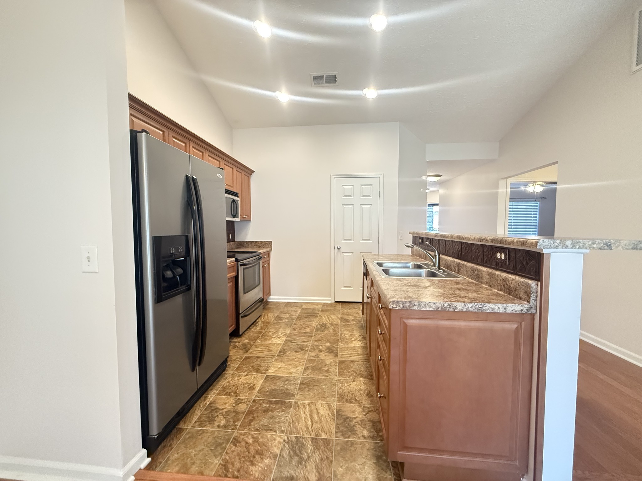 140 Alden Lane Lebanon, TN 37087 - Photo 2 of 31