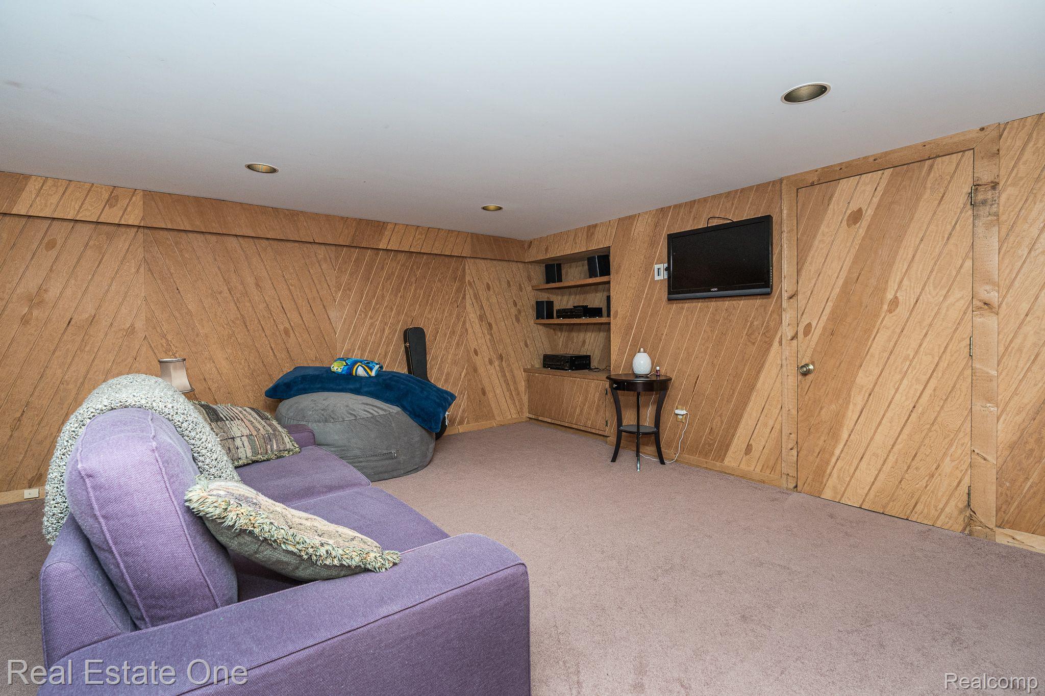 5755 Becker Drive Rochester, MI 48306 - Photo 22 of 34 Basement