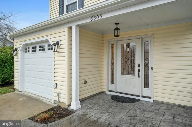 a view of a entryway front of house