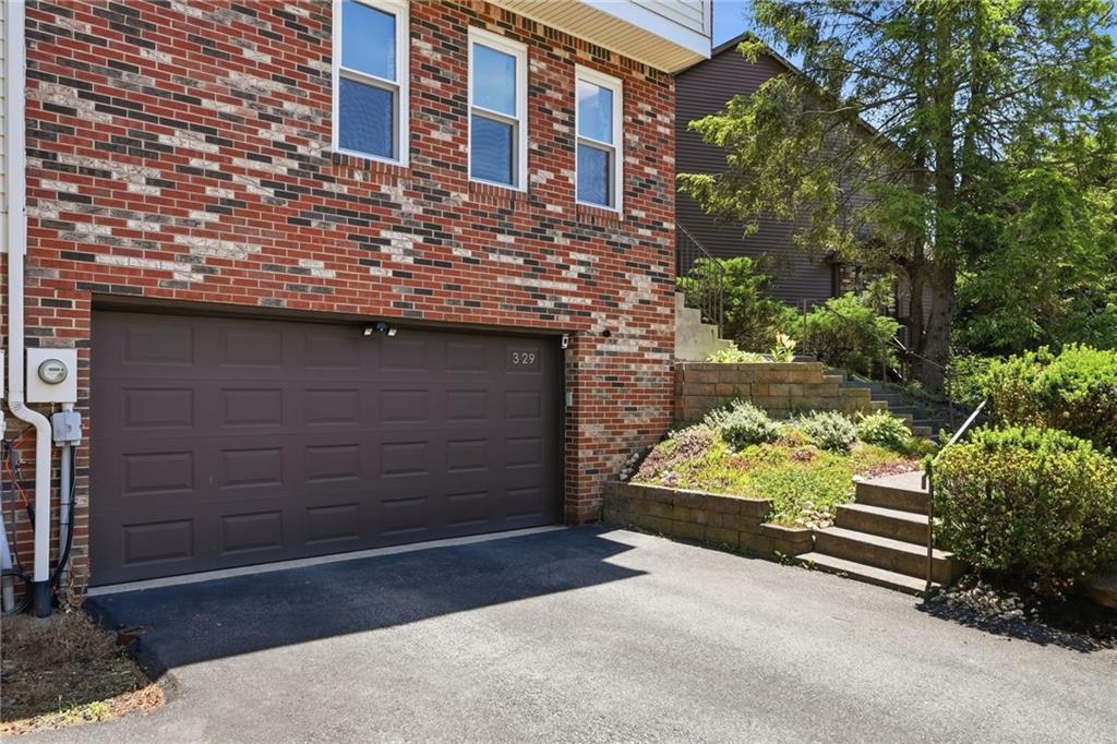 329 Spring Run Drive Monroeville, PA 15146 - Photo 5 of 40