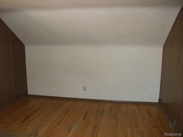 15005 Rochelle Avenue Detroit, MI 48205 - Photo 4 of 4 DSCF5902.JPG