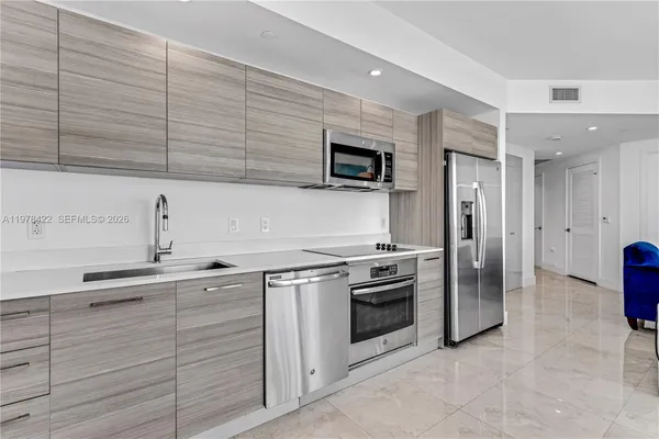 $3,700 | 121 Northeast 34th Street, Unit 3116, Miami, FL 33137