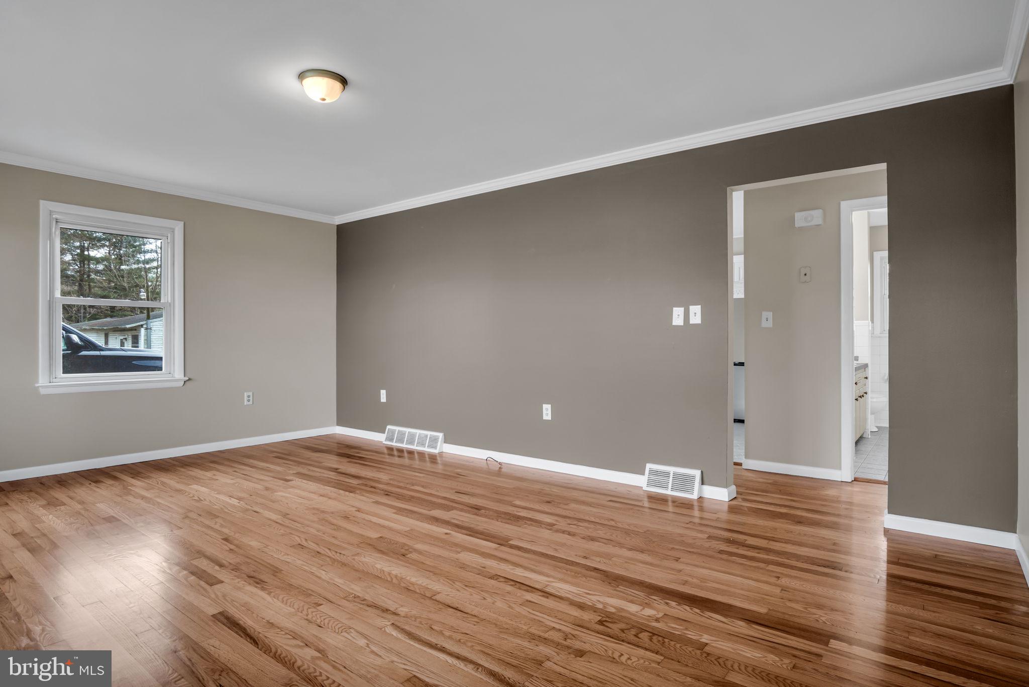 570 Gutshall Road Boiling Springs, PA 17007 - Photo 5 of 28 Gallery Image 5