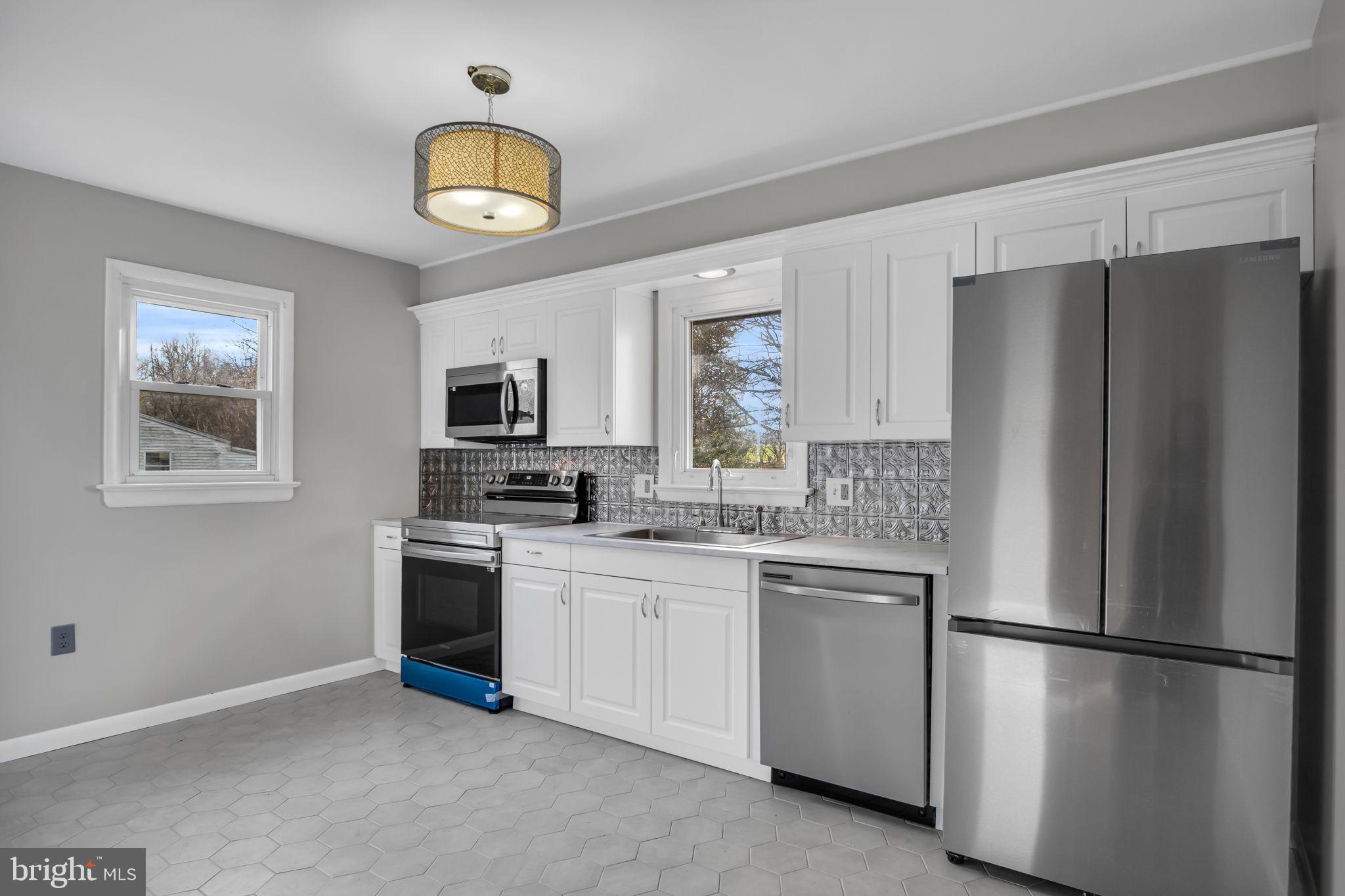 570 Gutshall Road Boiling Springs, PA 17007 - Photo 8 of 28 Gallery Image 8