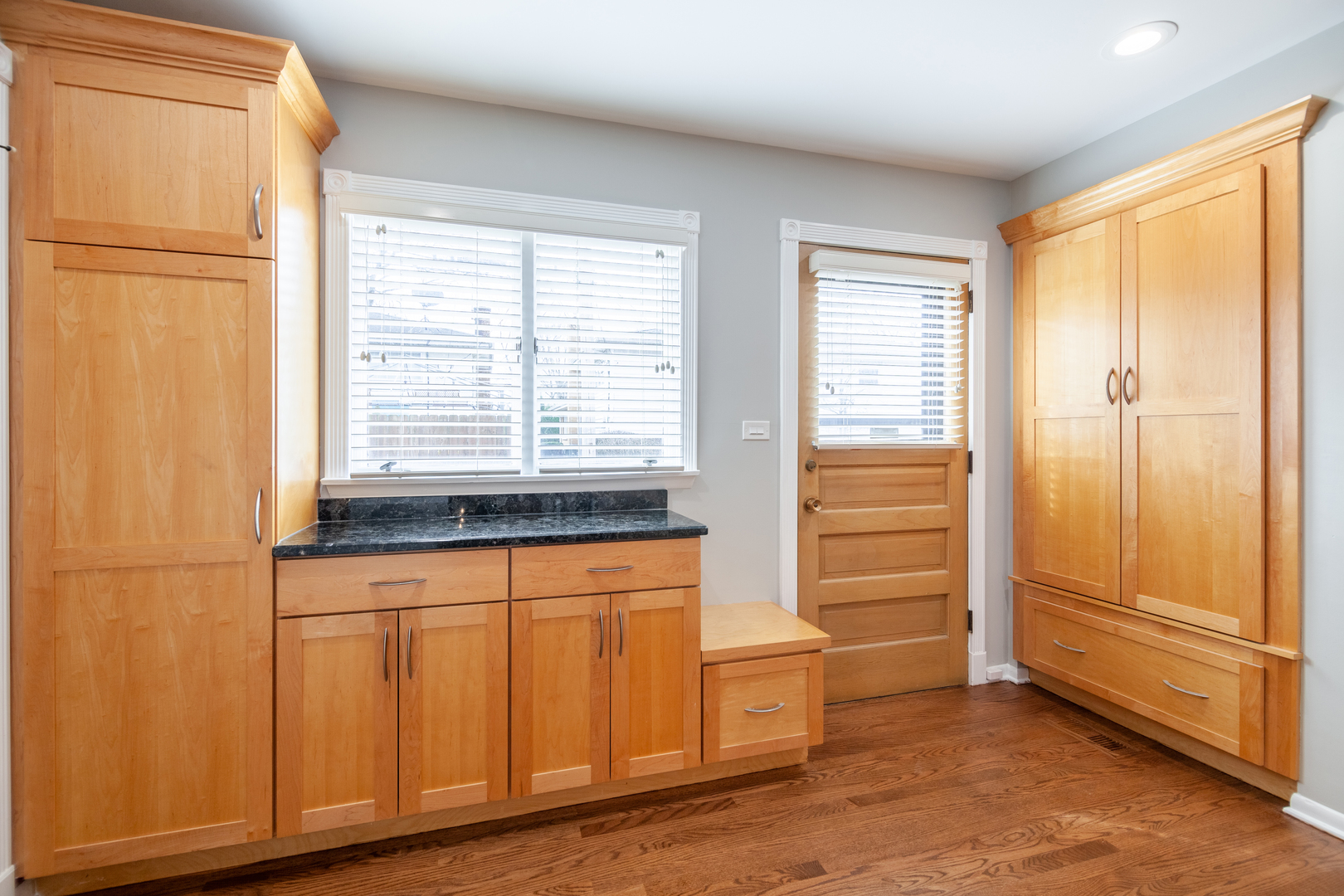 815 Hunter Road Glenview, IL 60025 - Photo 15 of 40