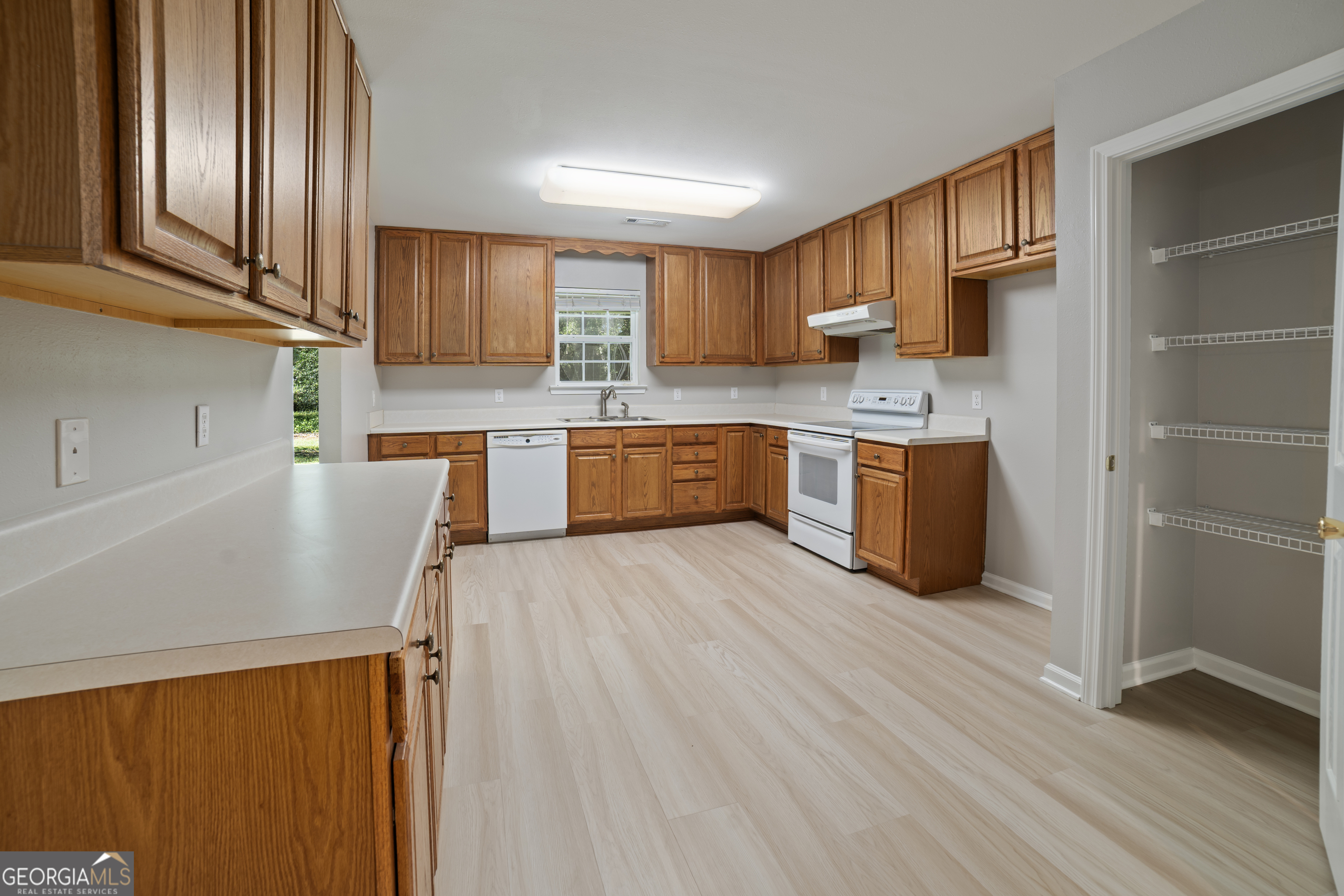 2116 Dot Harvey Road Jakin, GA 39861 - Photo 4 of 36 Kitchen & pantry