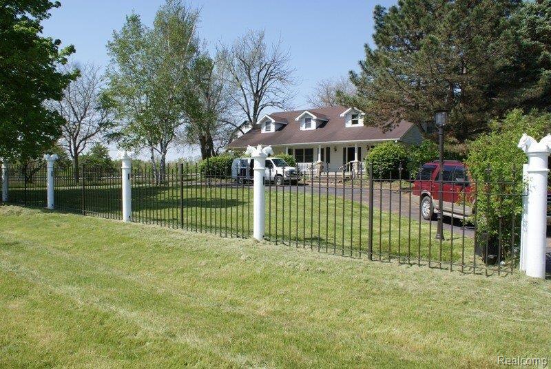 1540 Clark Road Lapeer, MI 48446 - Photo 2 of 23 DSC01040.JPG