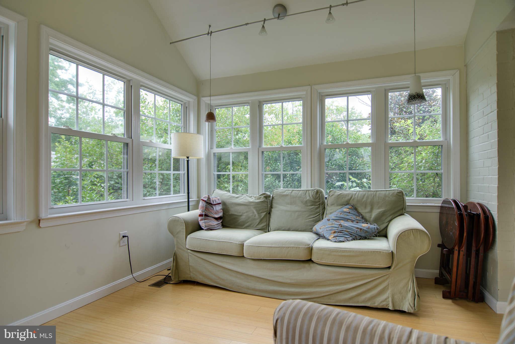 5808 Greenleaf Road Cheverly, MD 20785 - Photo 7 of 22 Sunroom