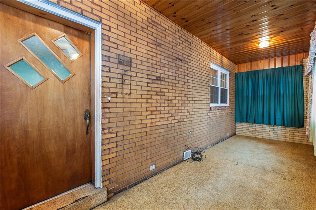 109 Helen Street McKees Rocks, PA 15136 - Photo 6 of 31