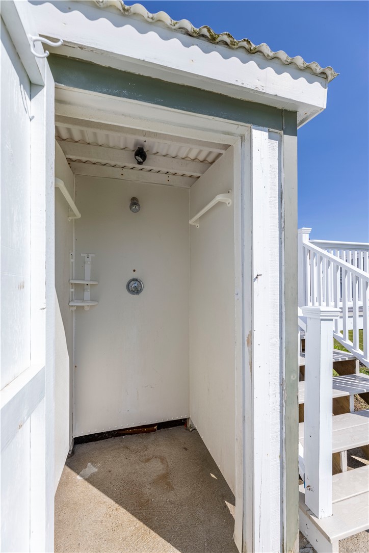 11 Collins Avenue Westerly, RI 02891 - Photo 30 of 43