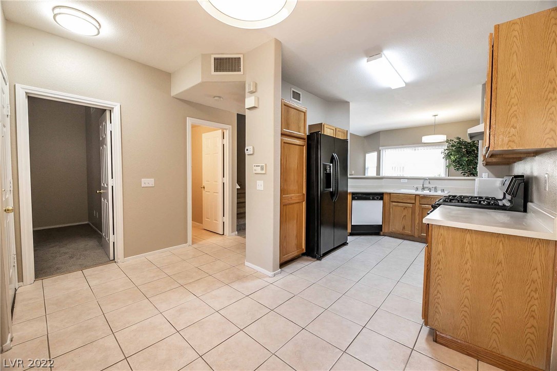 2052 Turquoise Ridge Street, Unit 104 Las Vegas, NV 89117 - Photo 14 of 35