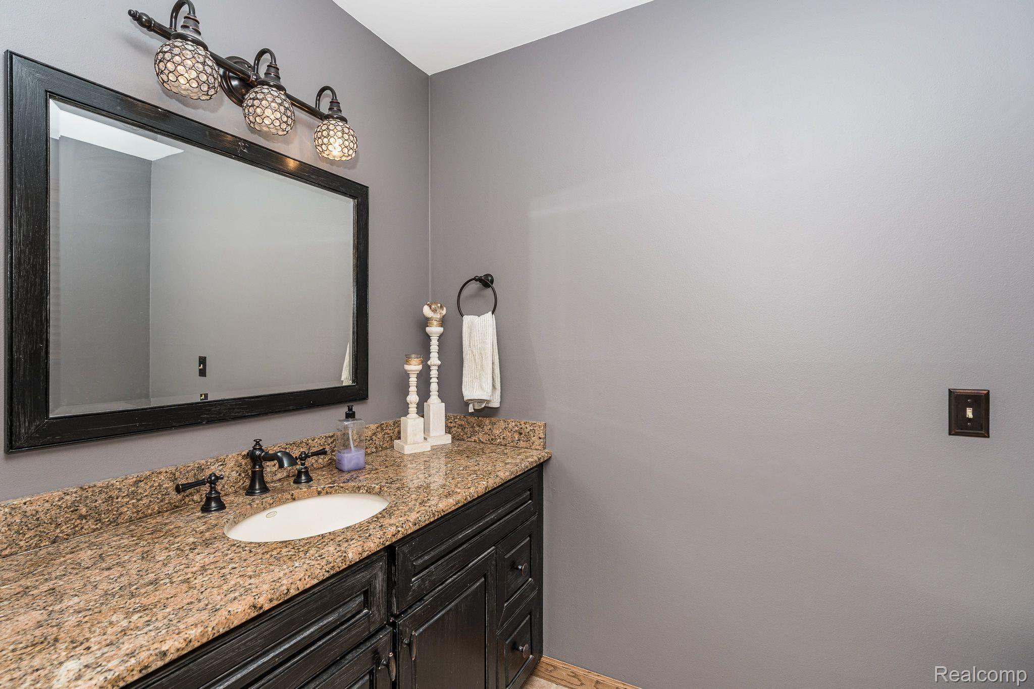 3965 Collins Road Oakland, MI 48363 - Photo 15 of 63 Gallery Image 15