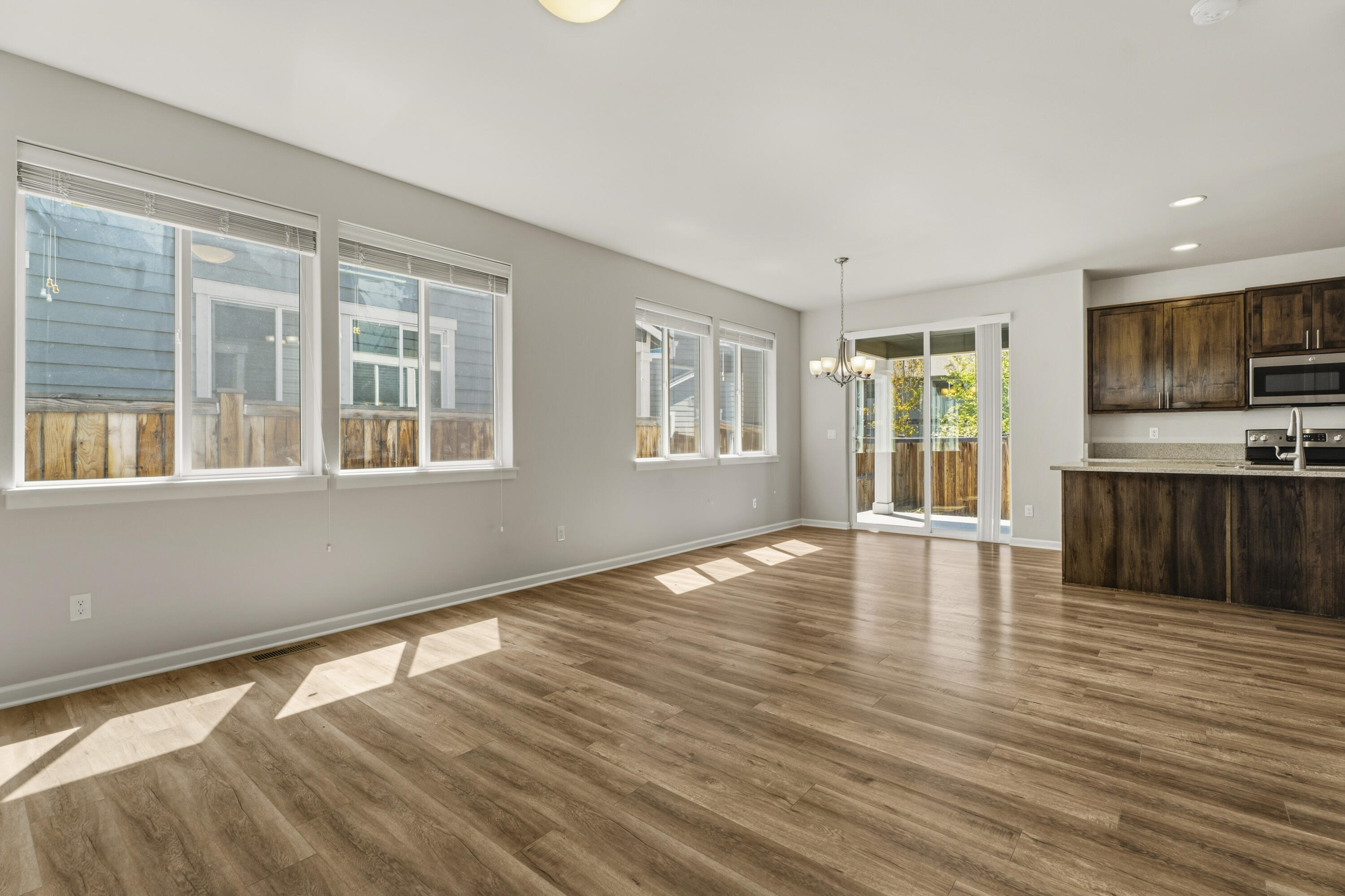 20431 Cider Court Bend, OR 97702 - Photo 17 of 43 12-Living Room