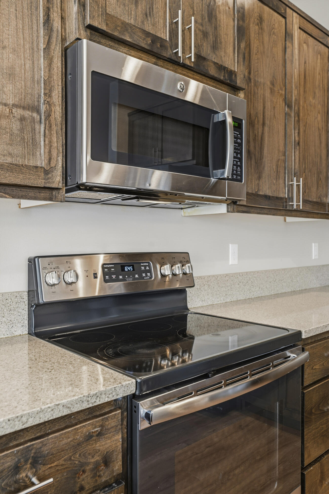 20431 Cider Court Bend, OR 97702 - Photo 22 of 43 17-Kitchen