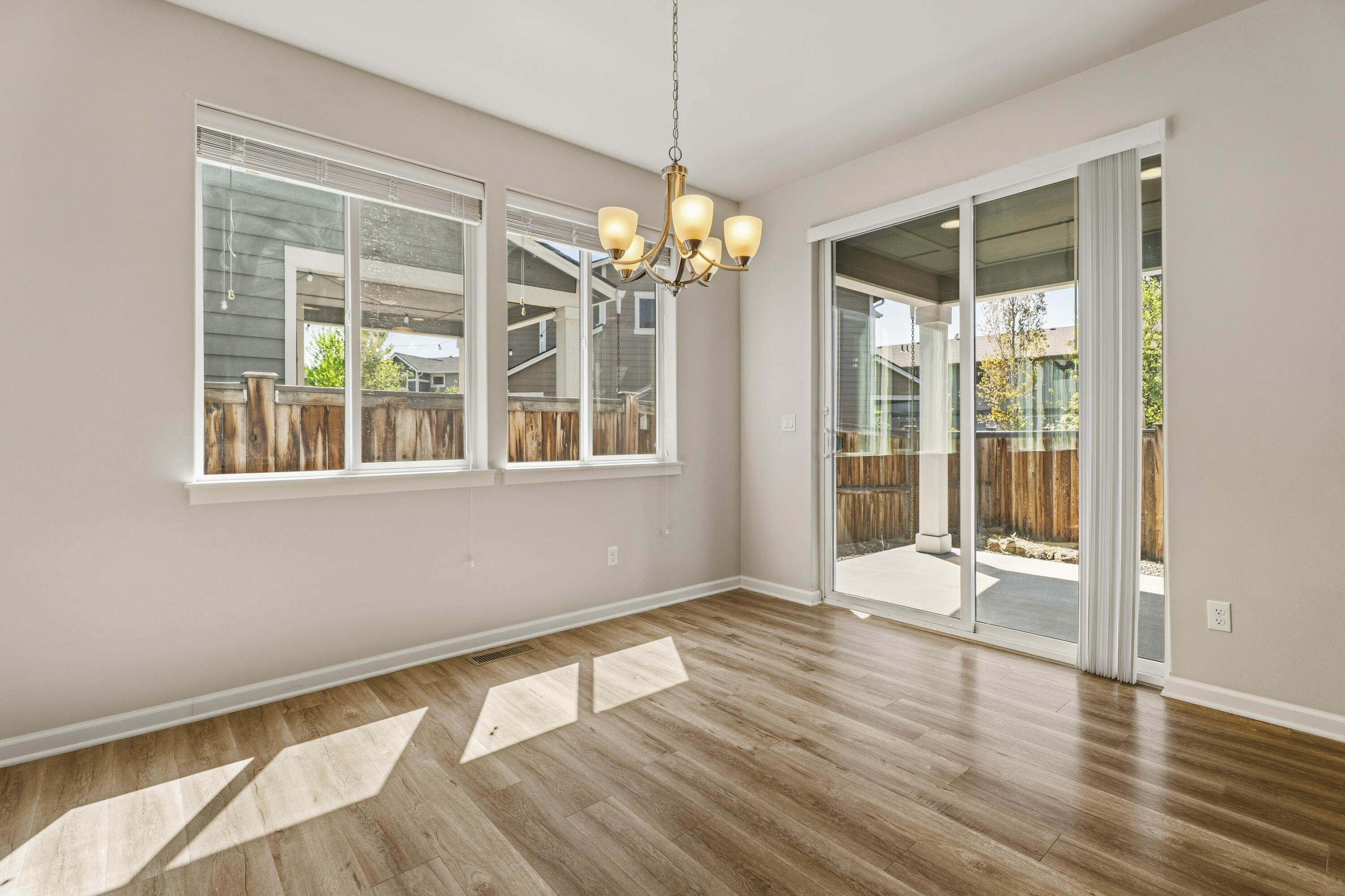 20431 Cider Court Bend, OR 97702 - Photo 24 of 43 19-Dining Room
