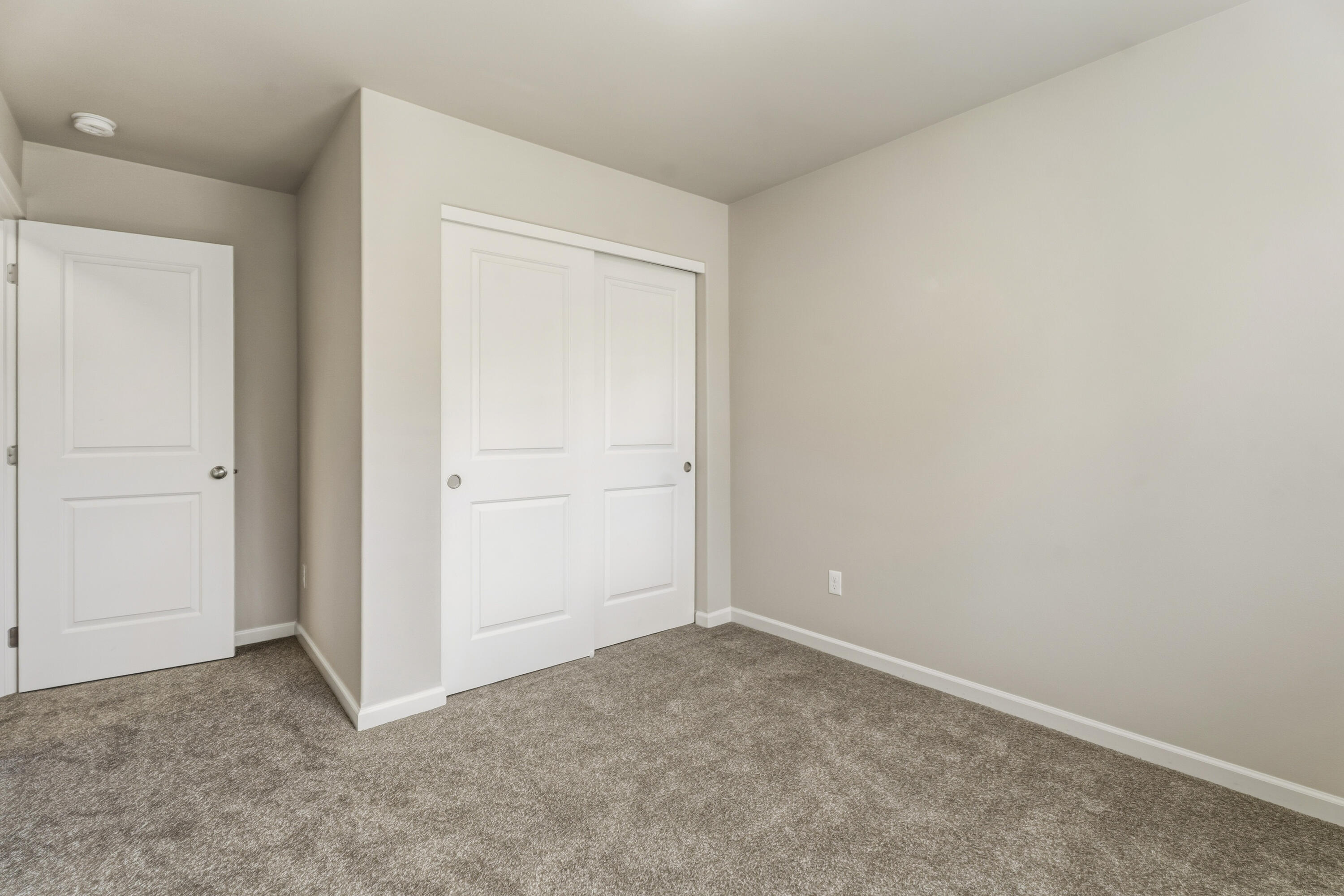 20431 Cider Court Bend, OR 97702 - Photo 32 of 43 28-Bedroom