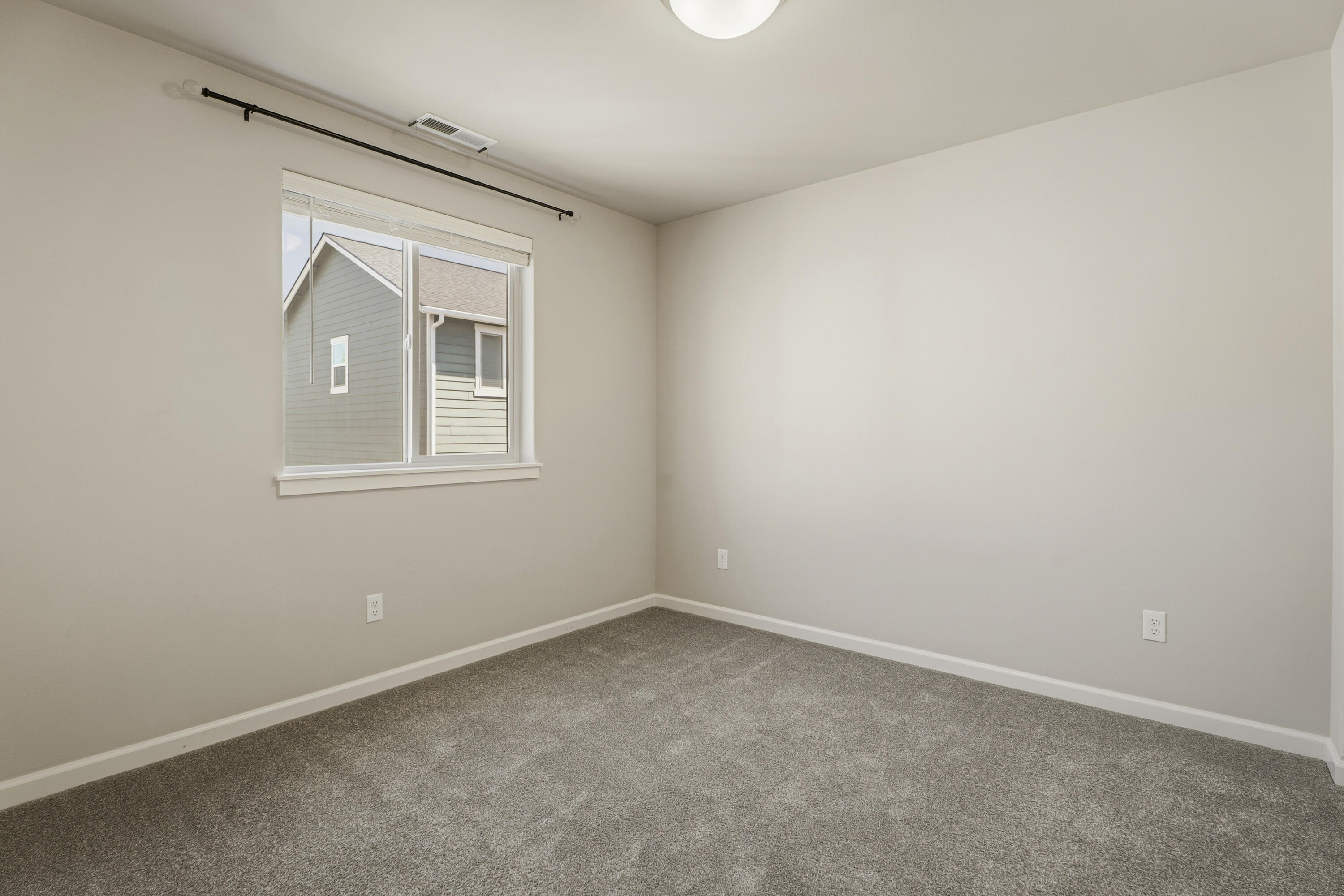 20431 Cider Court Bend, OR 97702 - Photo 33 of 43 29-Bedroom