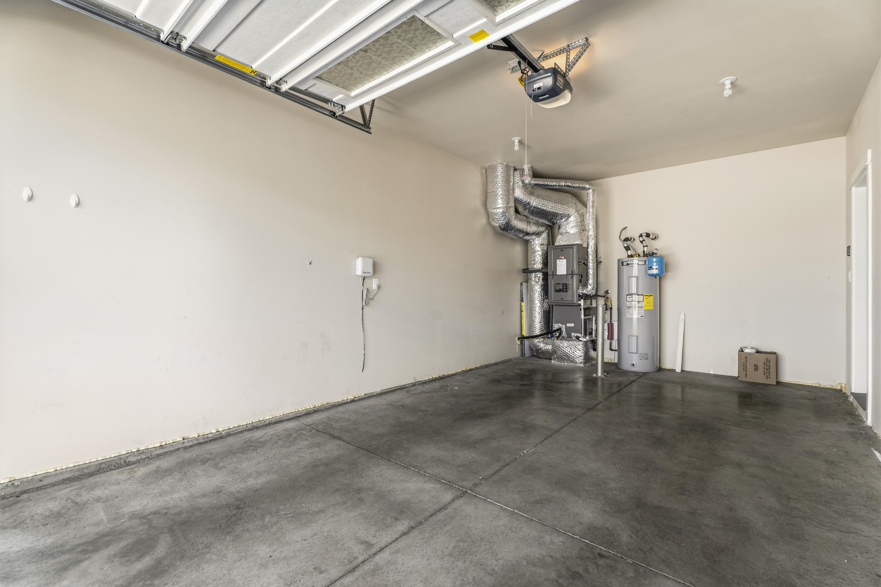 20431 Cider Court Bend, OR 97702 - Photo 42 of 43 35-Garage