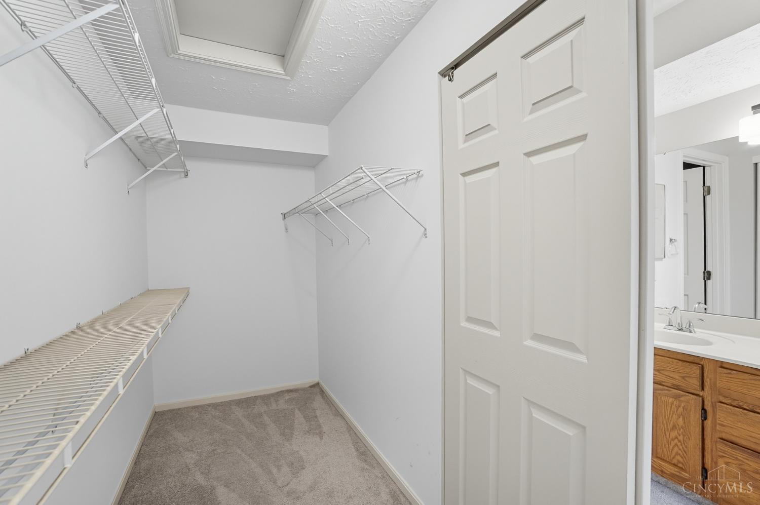 5213 Fox Ridge, Unit 302 Cincinnati, OH 45248 - Photo 18 of 31 Gallery Image 18