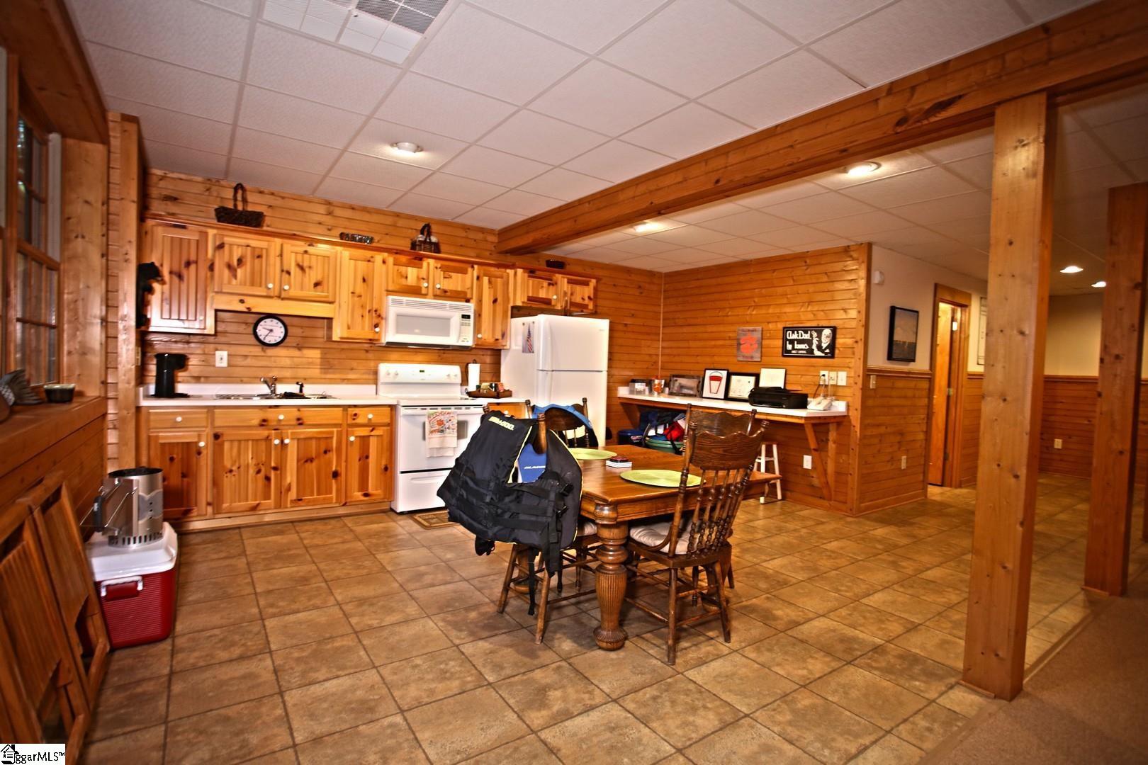 139 Talons Point Road Seneca, SC 29672 - Photo 22 of 36 Gallery Image 22