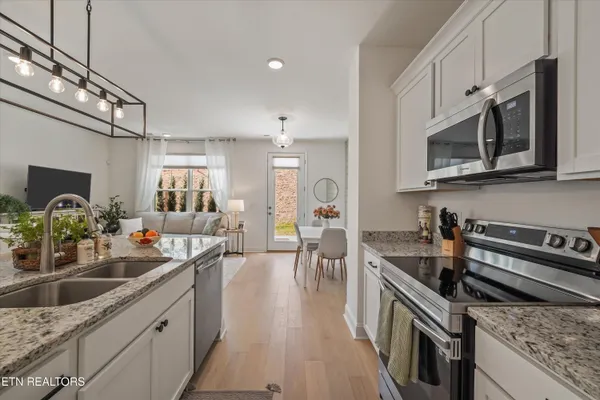 $354,900 | 8423 Whisper Lane, Powell, TN 37849